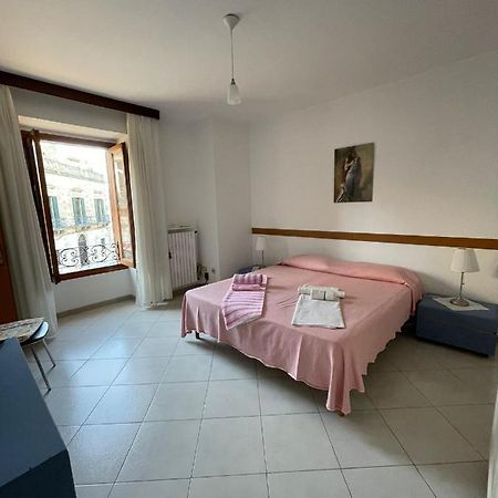 Dimora Alla Villa ออสตูนี ภายนอก รูปภาพ