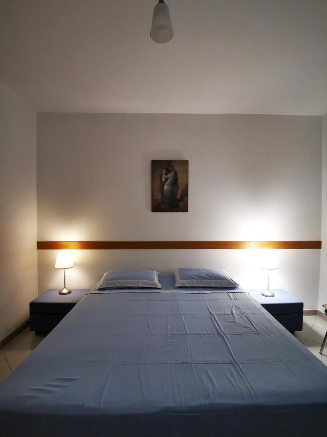 Dimora Alla Villa ออสตูนี ภายนอก รูปภาพ