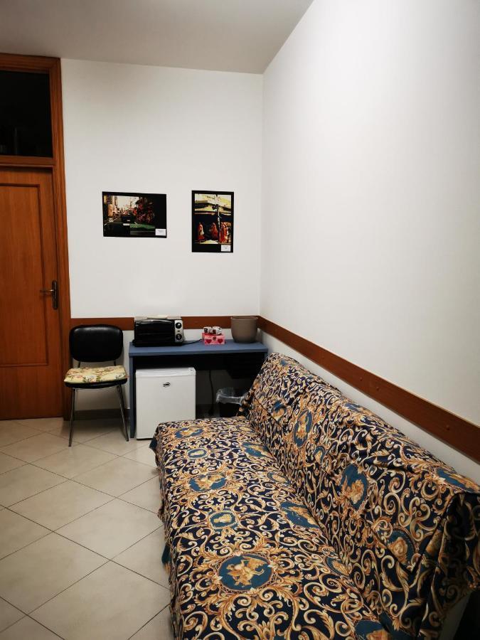 Dimora Alla Villa ออสตูนี ภายนอก รูปภาพ