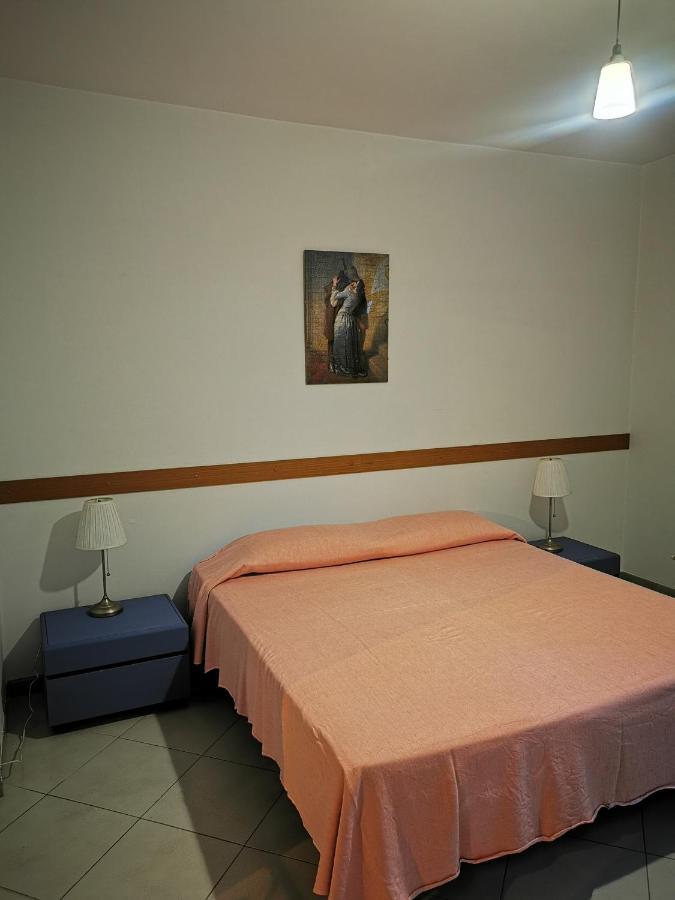 Dimora Alla Villa ออสตูนี ภายนอก รูปภาพ