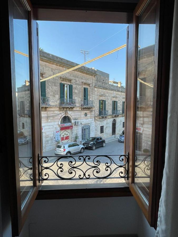 Dimora Alla Villa ออสตูนี ภายนอก รูปภาพ