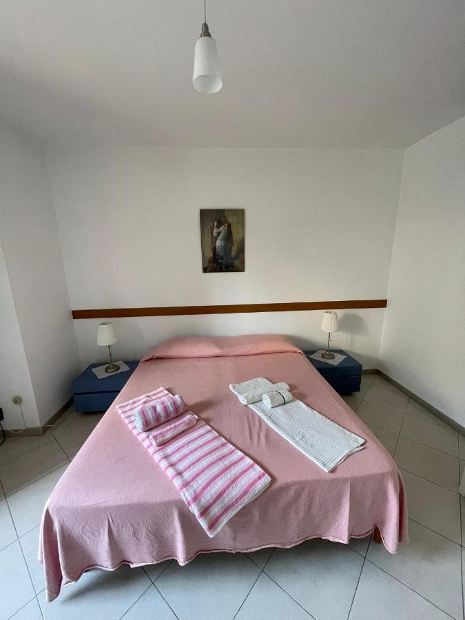 Dimora Alla Villa ออสตูนี ภายนอก รูปภาพ