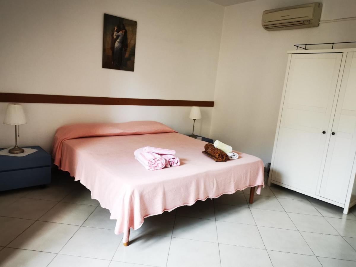 Dimora Alla Villa ออสตูนี ภายนอก รูปภาพ
